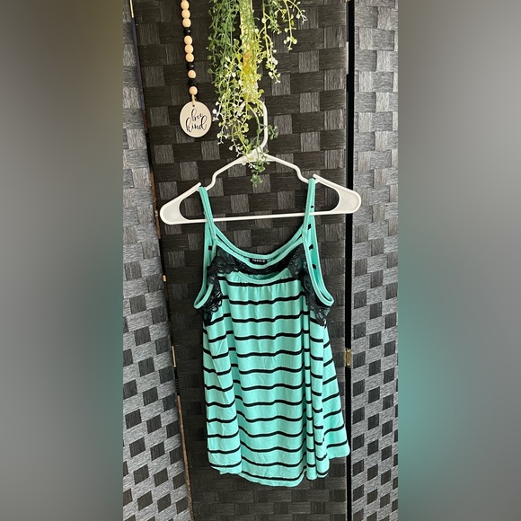 Torrid Tank Size 00 - Picture 1 of 6
